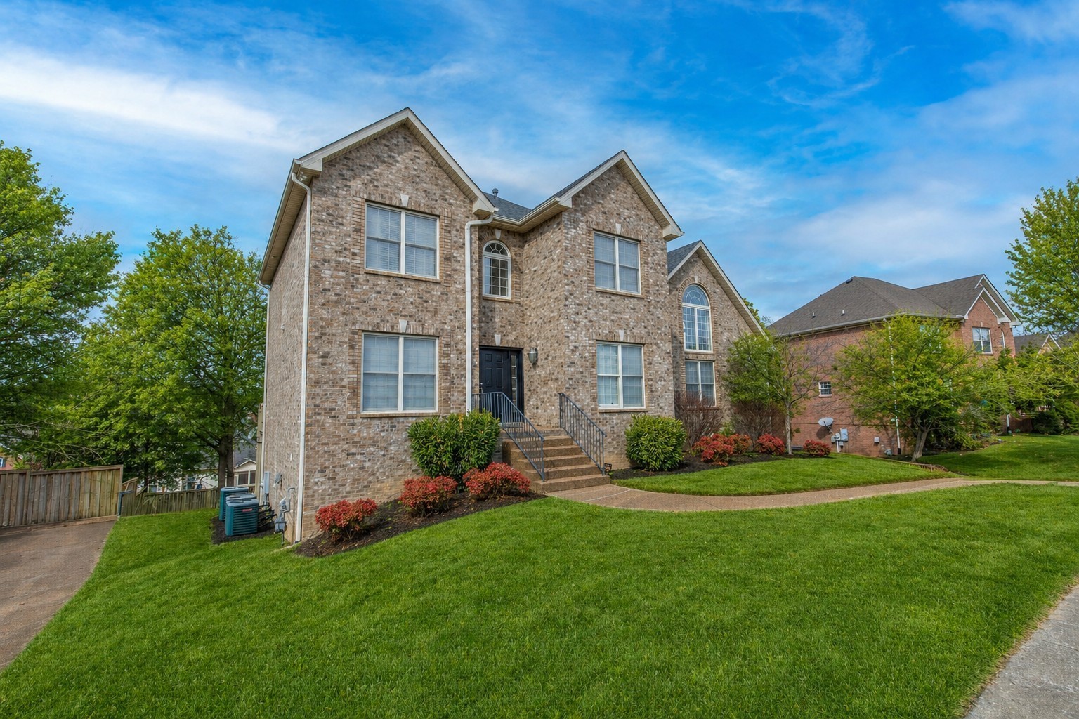 Photo of Listing #3529497