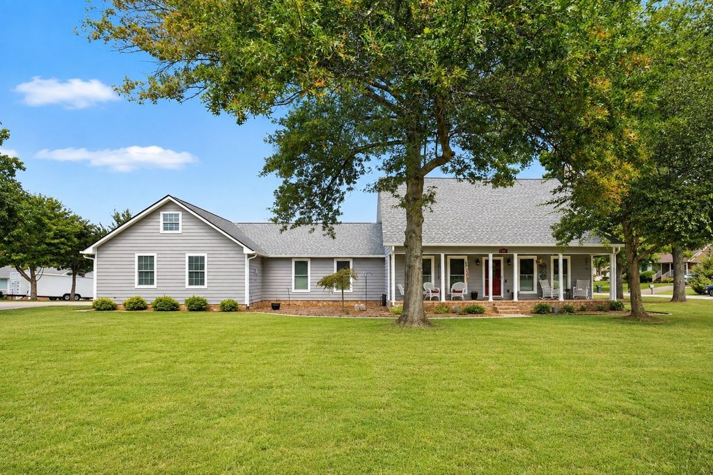 100 Westbrook Ct, Columbia