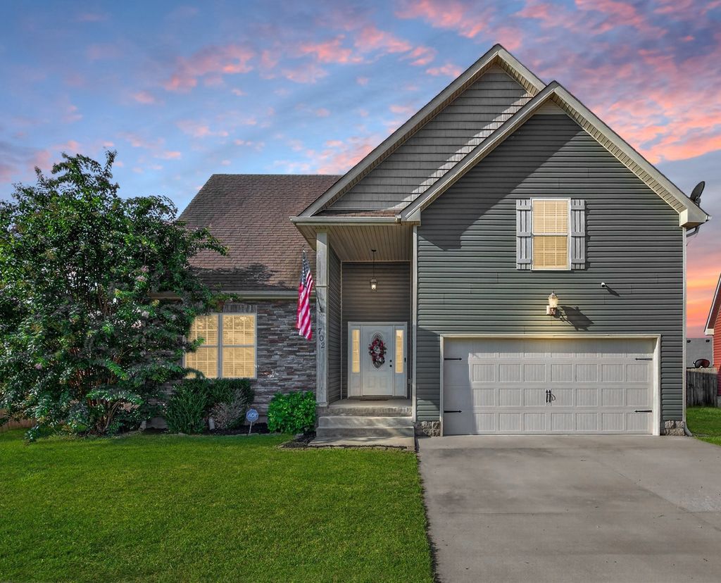 702 Backwind Lane, Clarksville