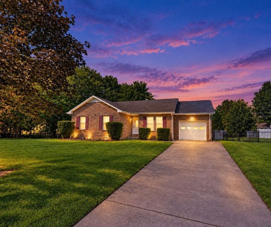 1327 Gip Manning Rd, Clarksville