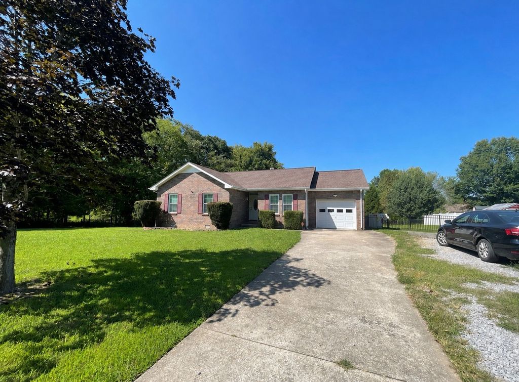 1327 Gip Manning Rd, Clarksville