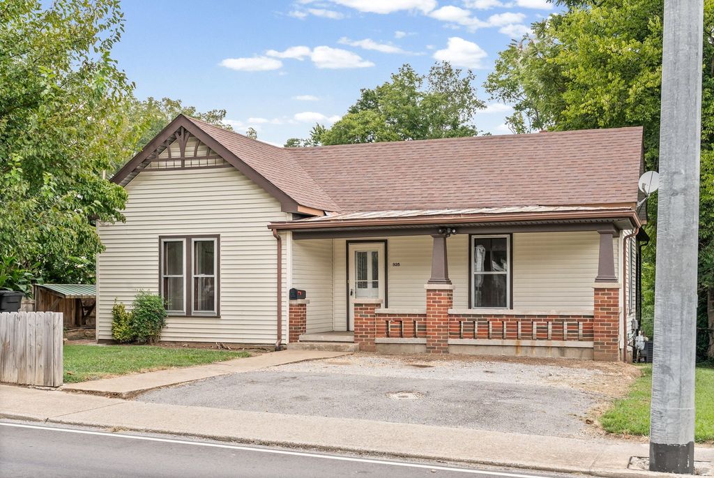 925 Crossland Ave, Clarksville