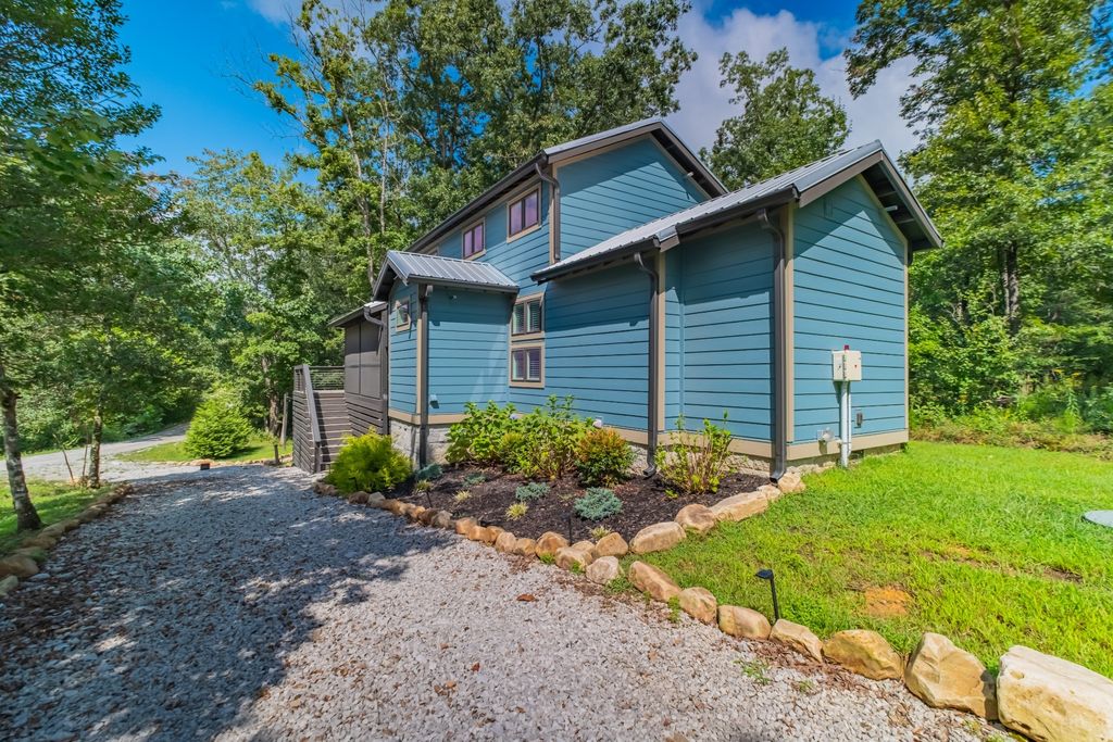 246 Hemlock Cv, Tracy City