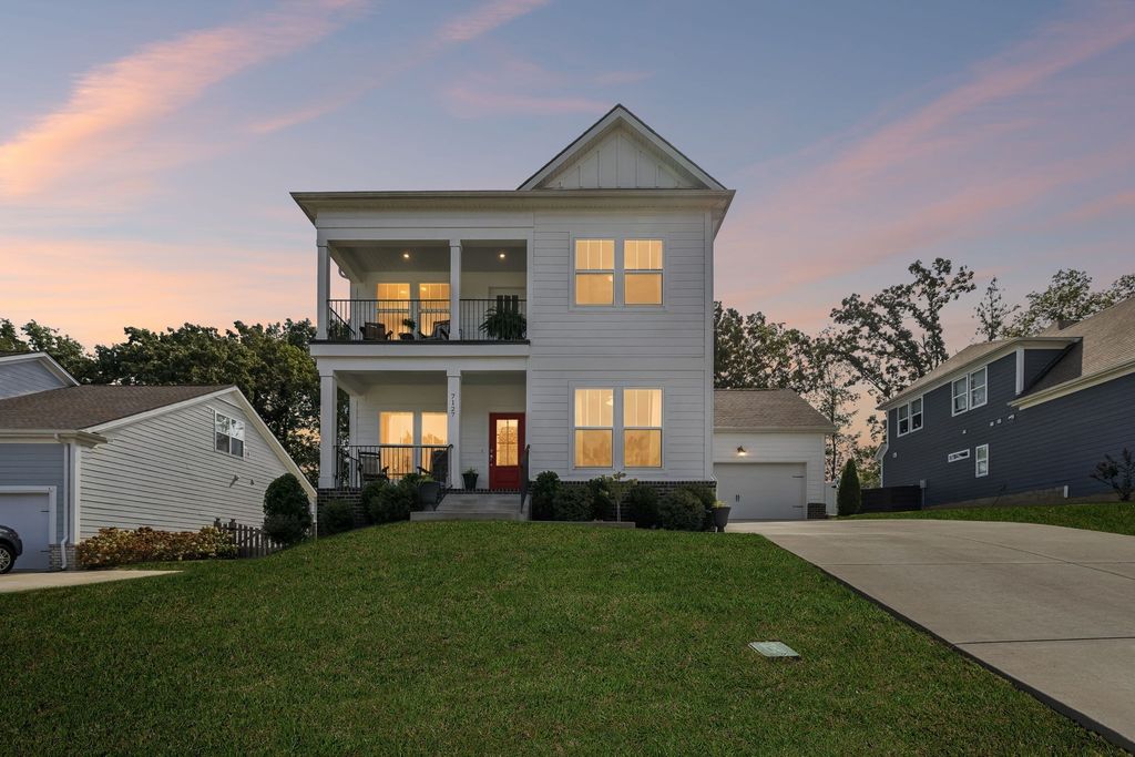 7127 Pepper Tree Cir, Fairview