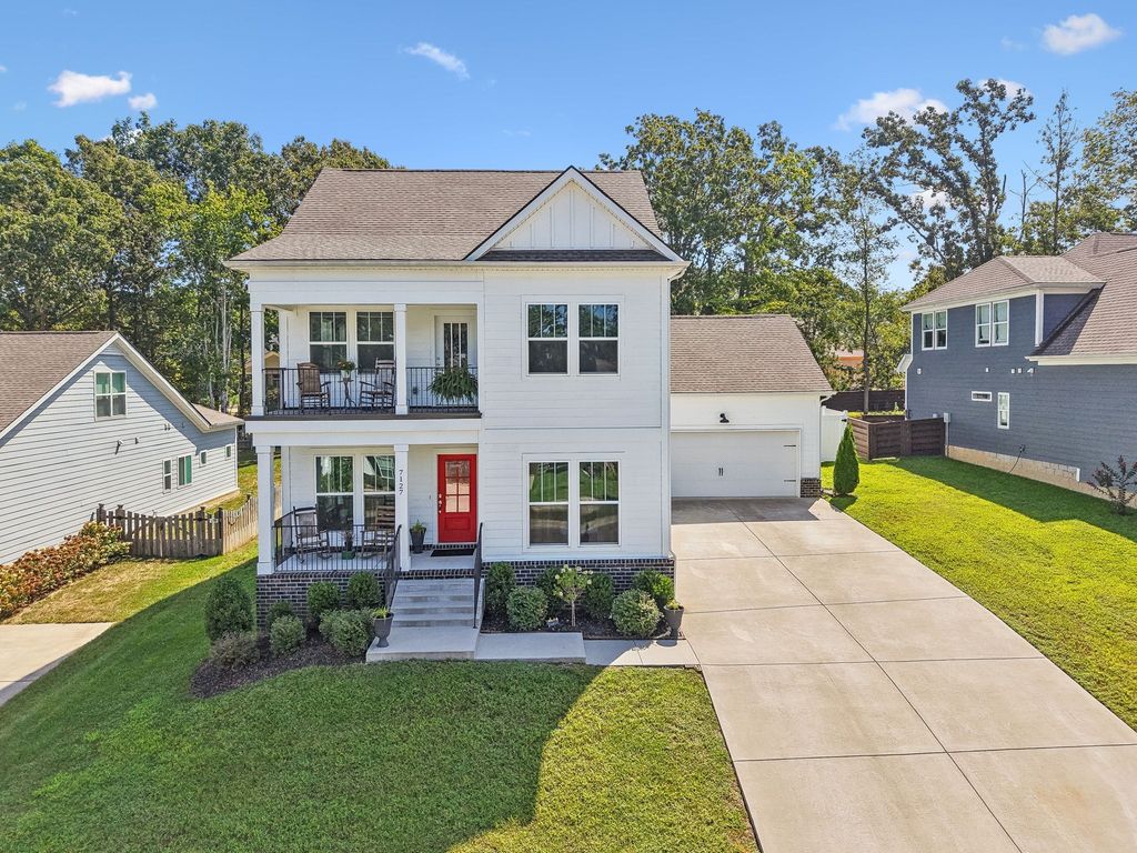 7127 Pepper Tree Cir, Fairview