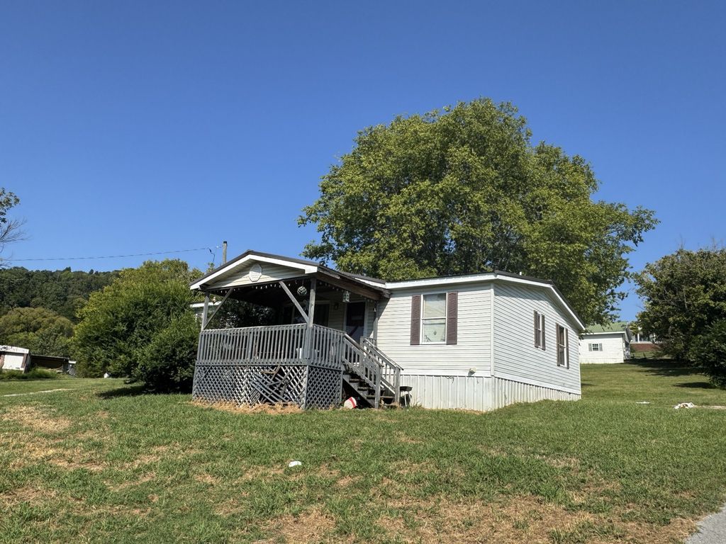 3 Washer Ln, Elmwood