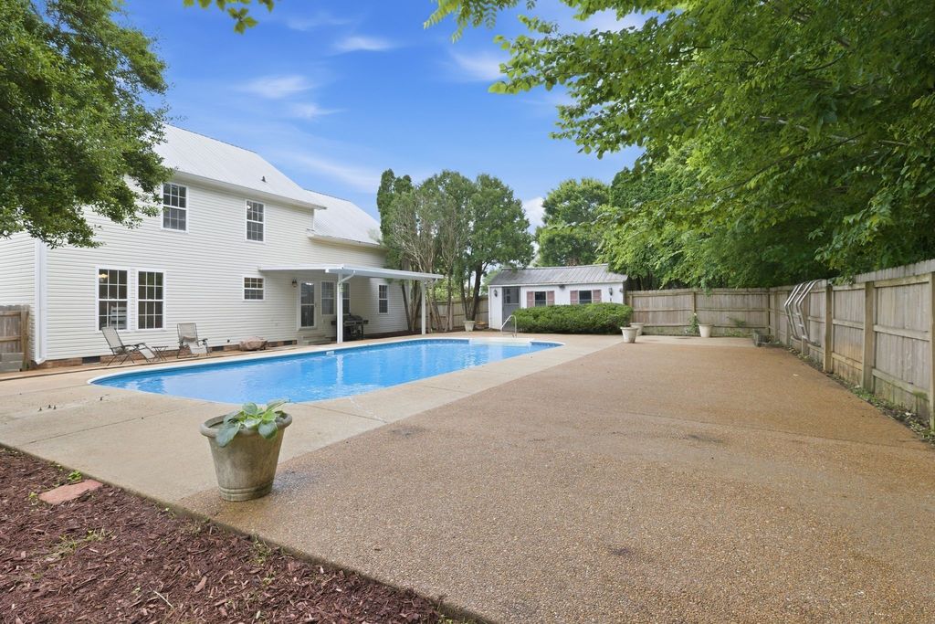 615 Vaughans Gap Rd, Spring Hill