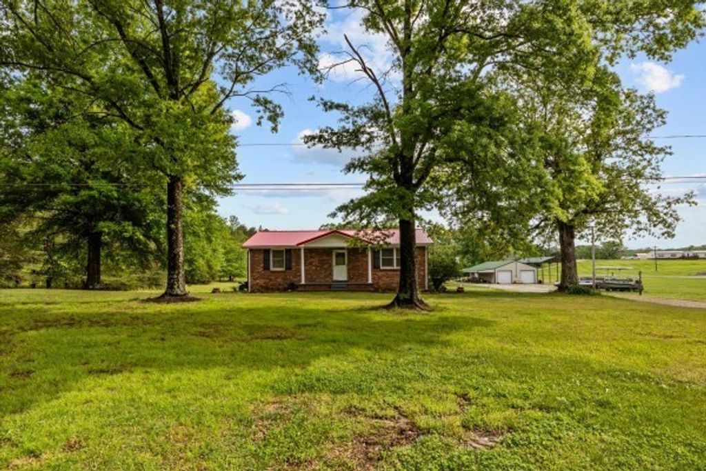 4135 Highway 70 E, Camden
