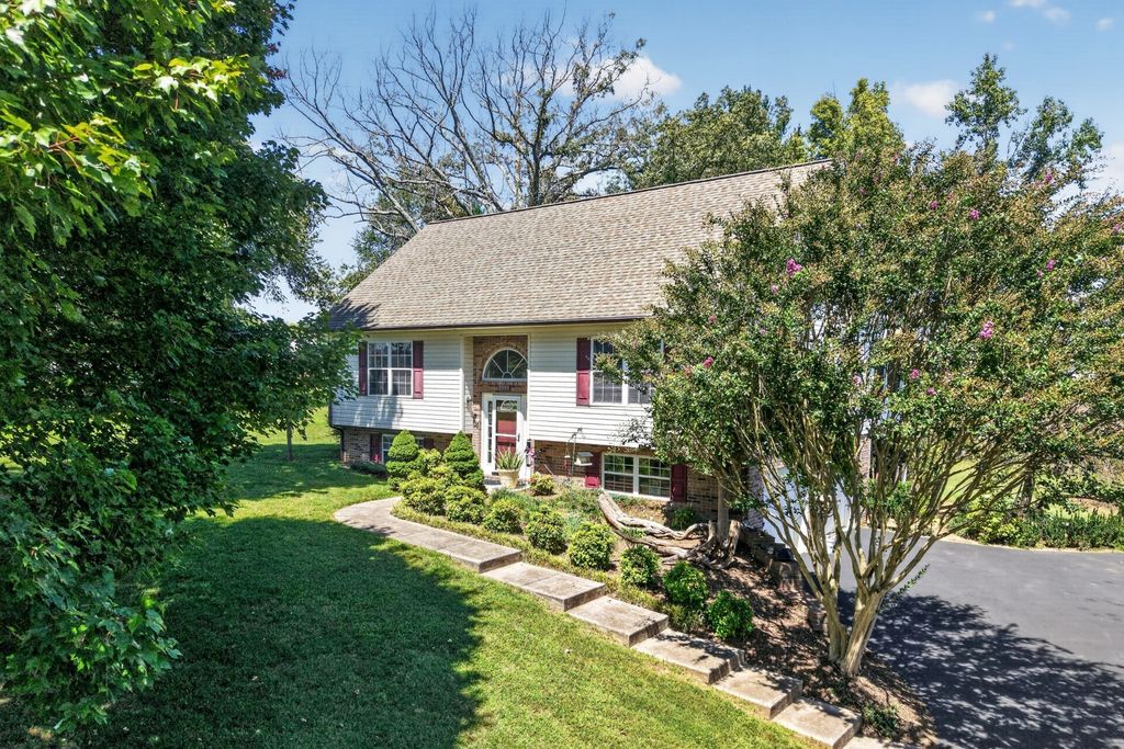 2593 Nova Cir, Cookeville