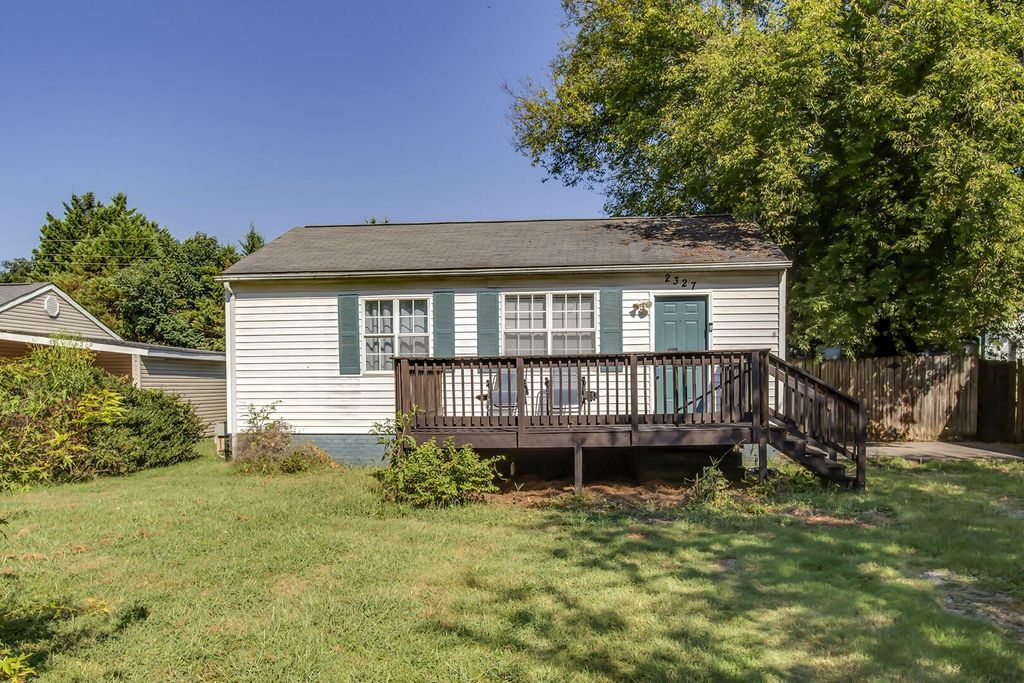 2327 Grove Street, Maryville