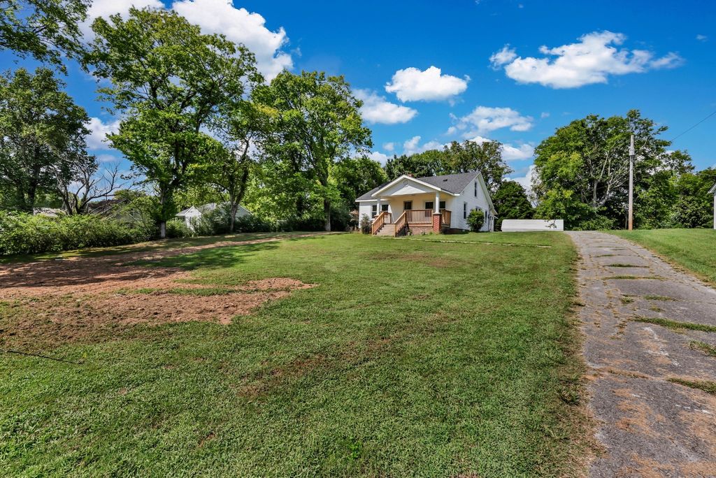 303 E St, Clarksville