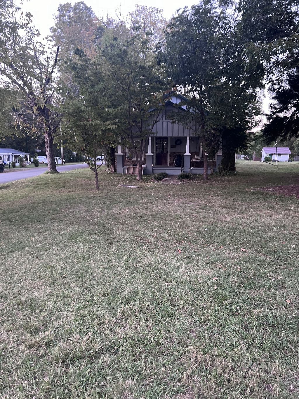 308 E Market St, Decherd