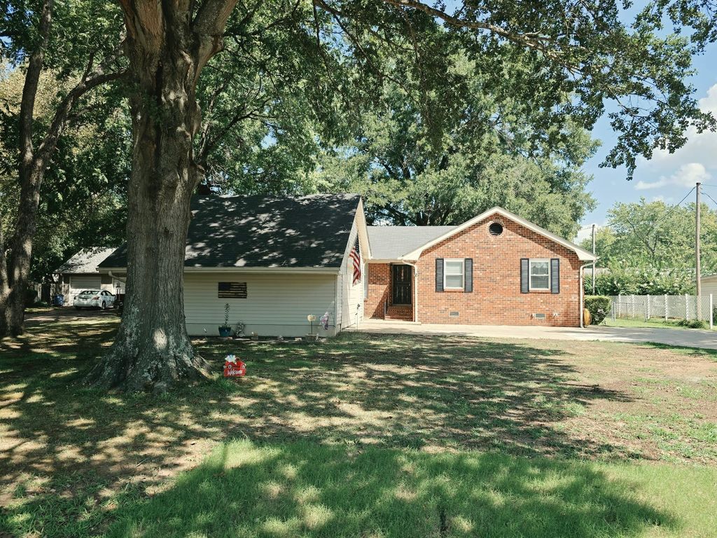 2407 Stoneville Street, Dyersburg