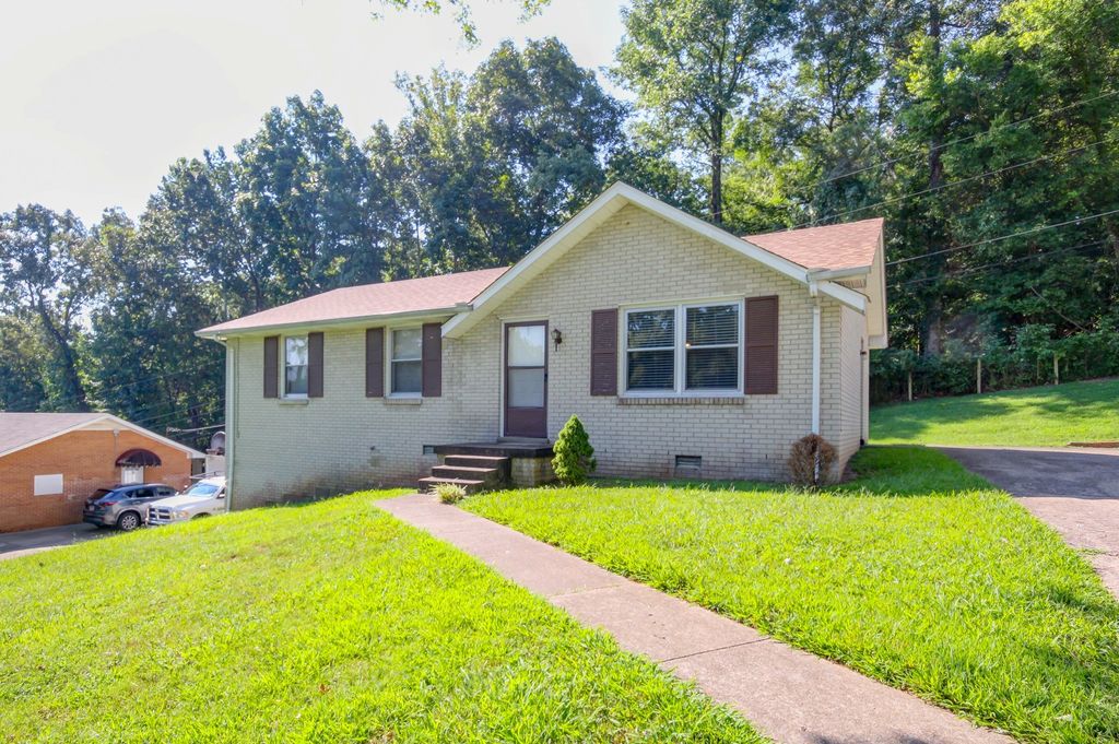 354 Crest Dr, Clarksville