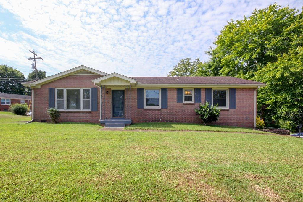 2128 Memorial Dr, Clarksville