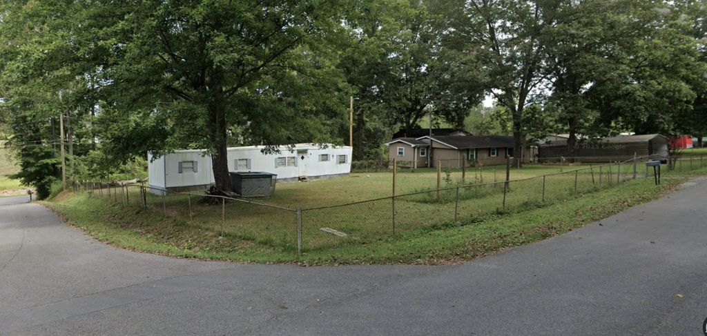 911 Hilltop Ct, Clarksville