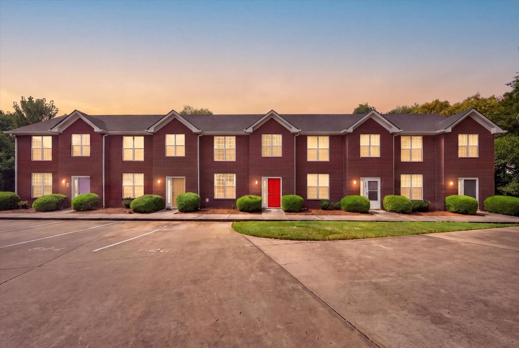 522 S 1st St, Clarksville