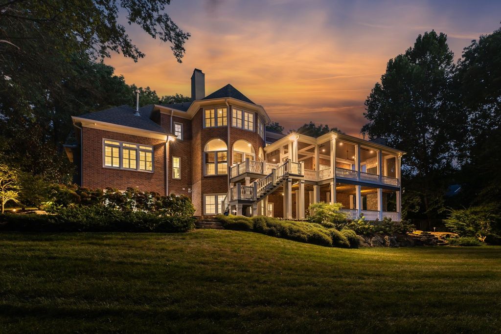 521 Grand Oaks Dr, Brentwood
