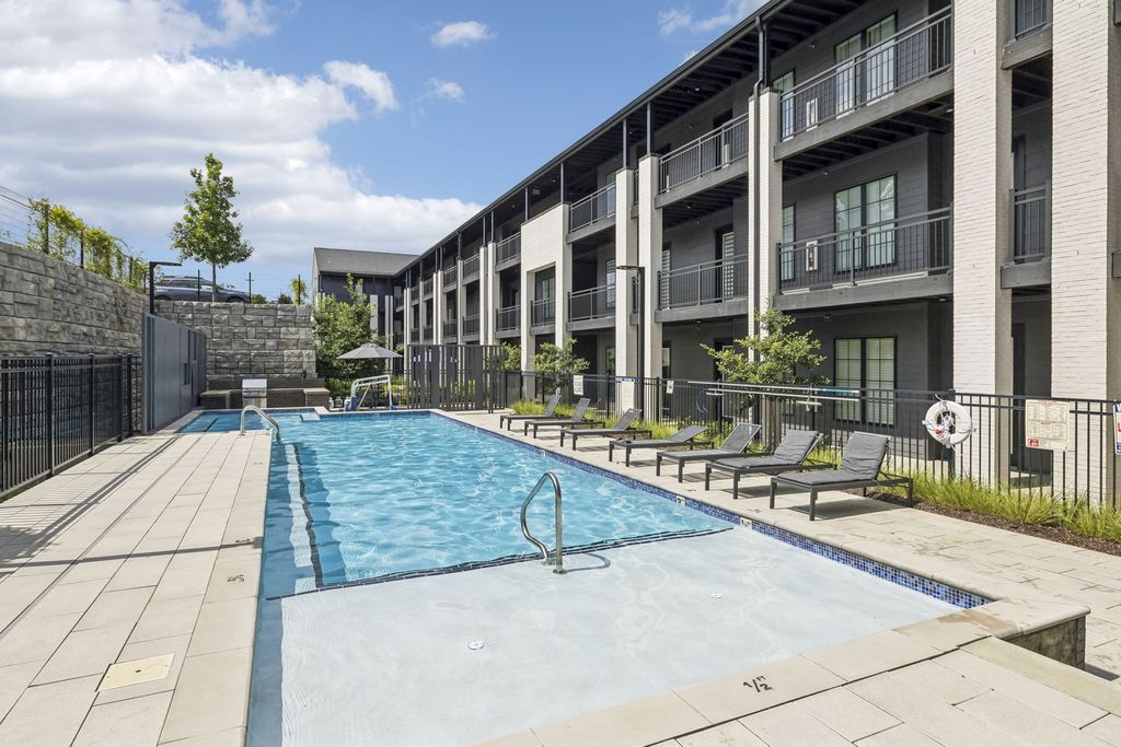 600 E Trinity Ln 208, Nashville