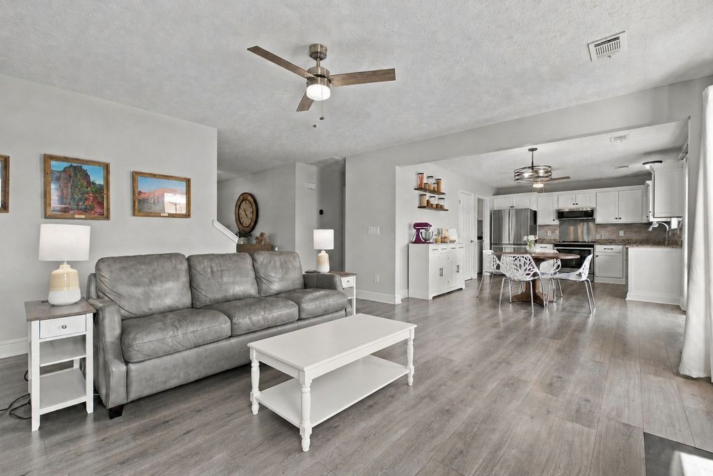 199 Vintage Cir, Hendersonville