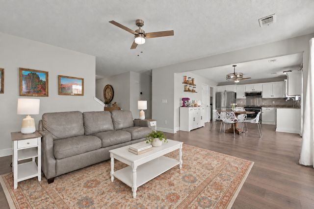 199 Vintage Cir, Hendersonville