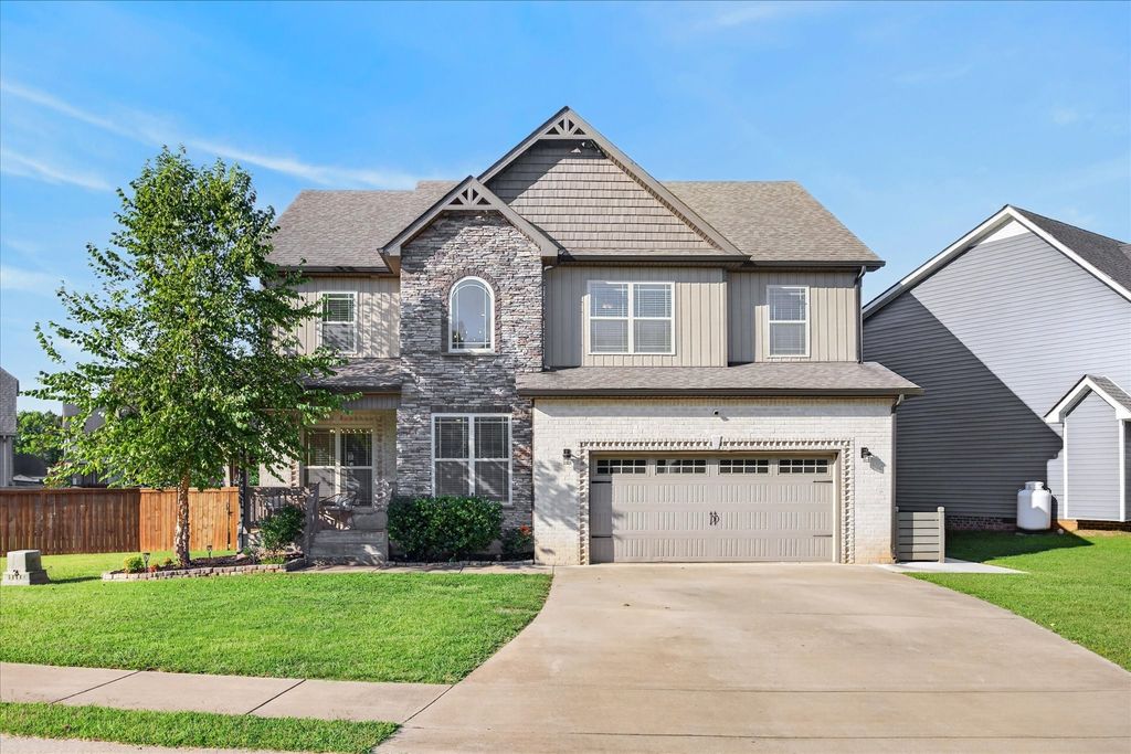 1620 Ellie Piper Cir, Clarksville