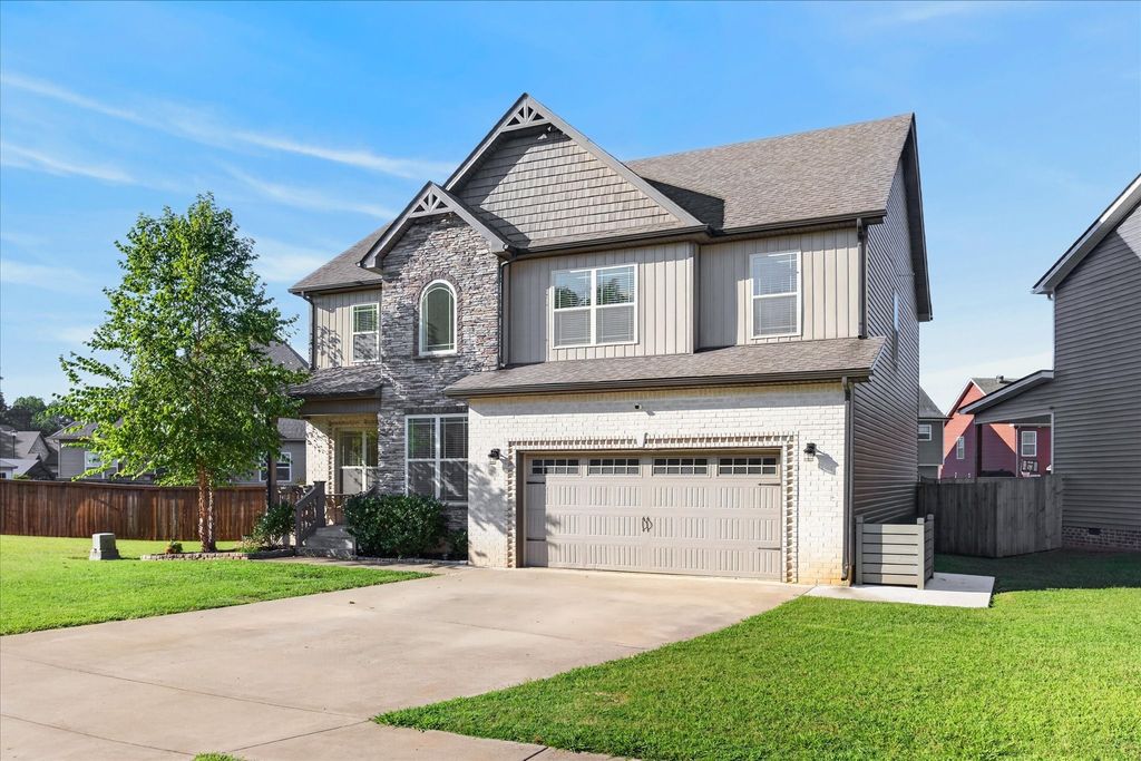 1620 Ellie Piper Cir, Clarksville