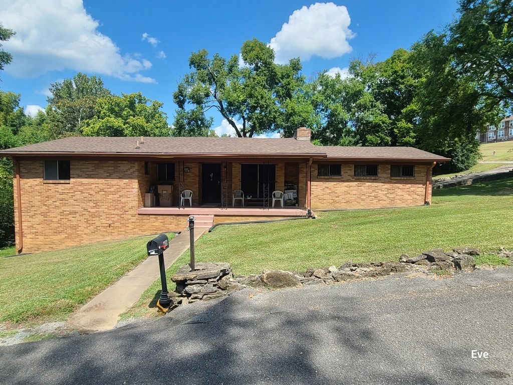 606 Chris St, Nashville