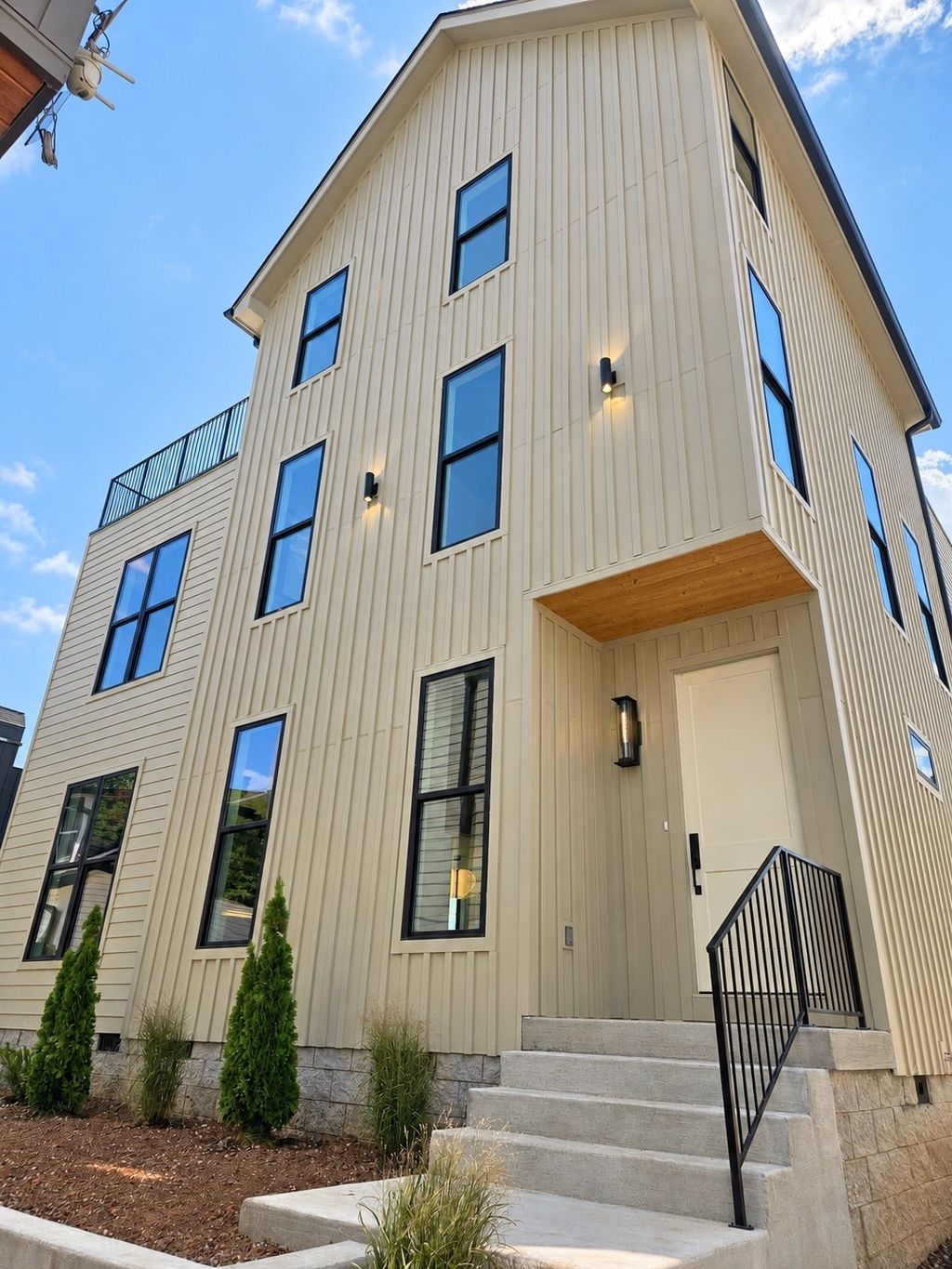 108b N 9th St, Nashville