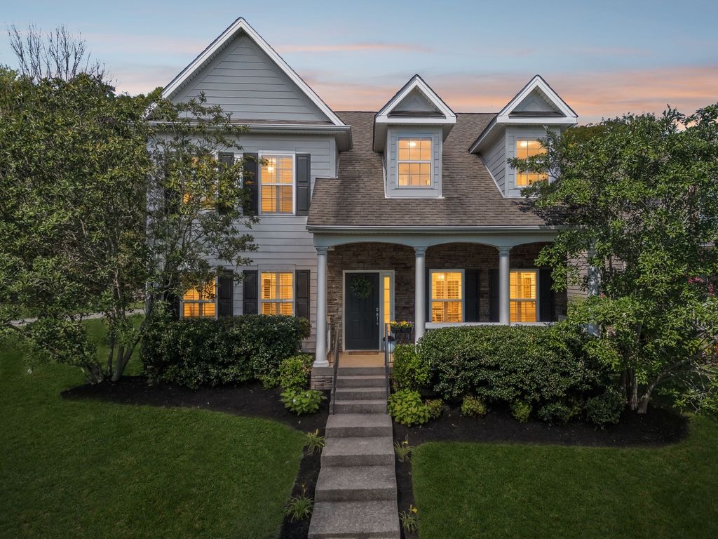 601 Patriot Ln, Franklin