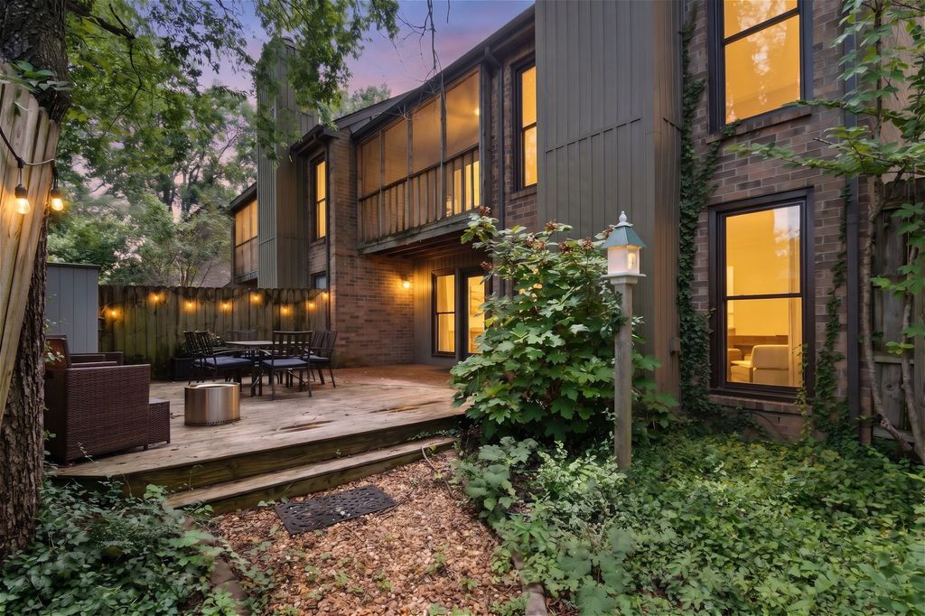 817 Battlefield Dr, Nashville