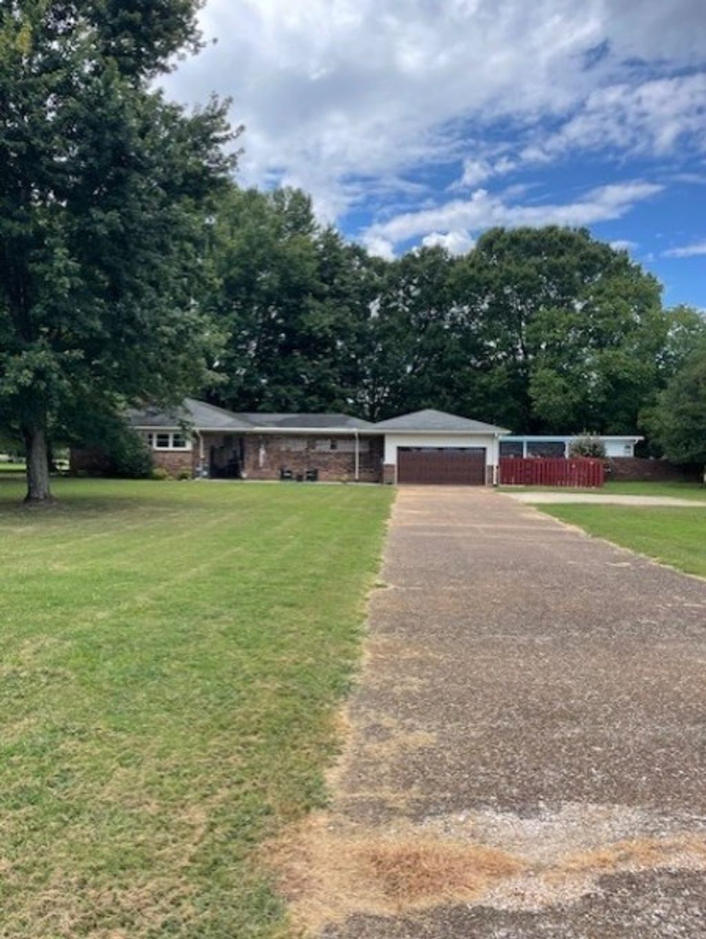 111 Grandview Dr, Lawrenceburg