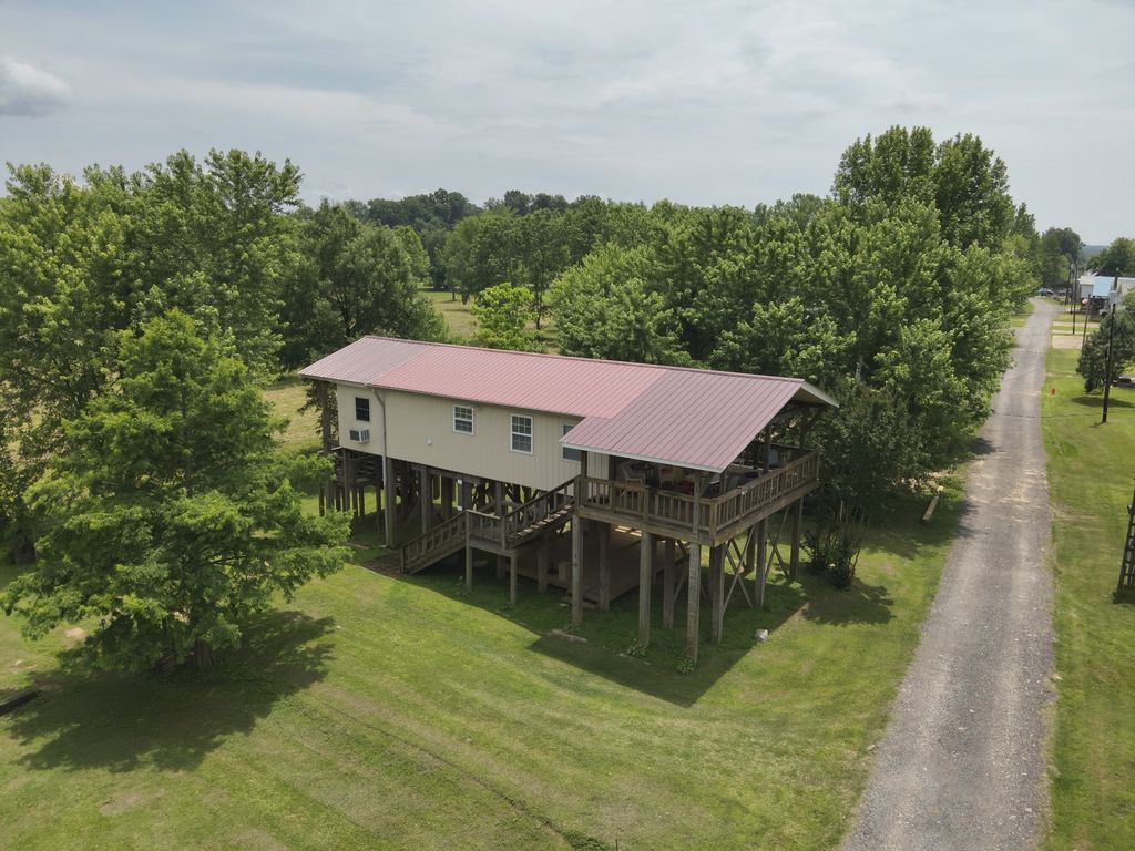 346 Martin Landing Rd, Lobelville