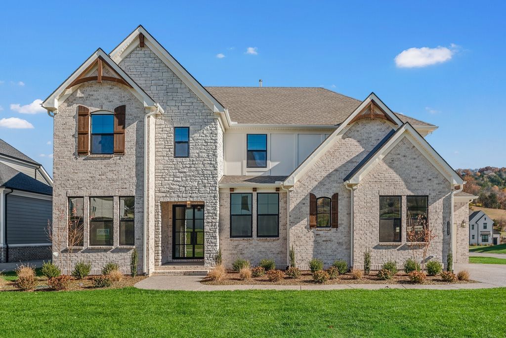 7290 Woodruff Dr, Fairview