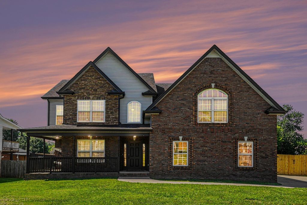 1532 Hattie Ln, Clarksville