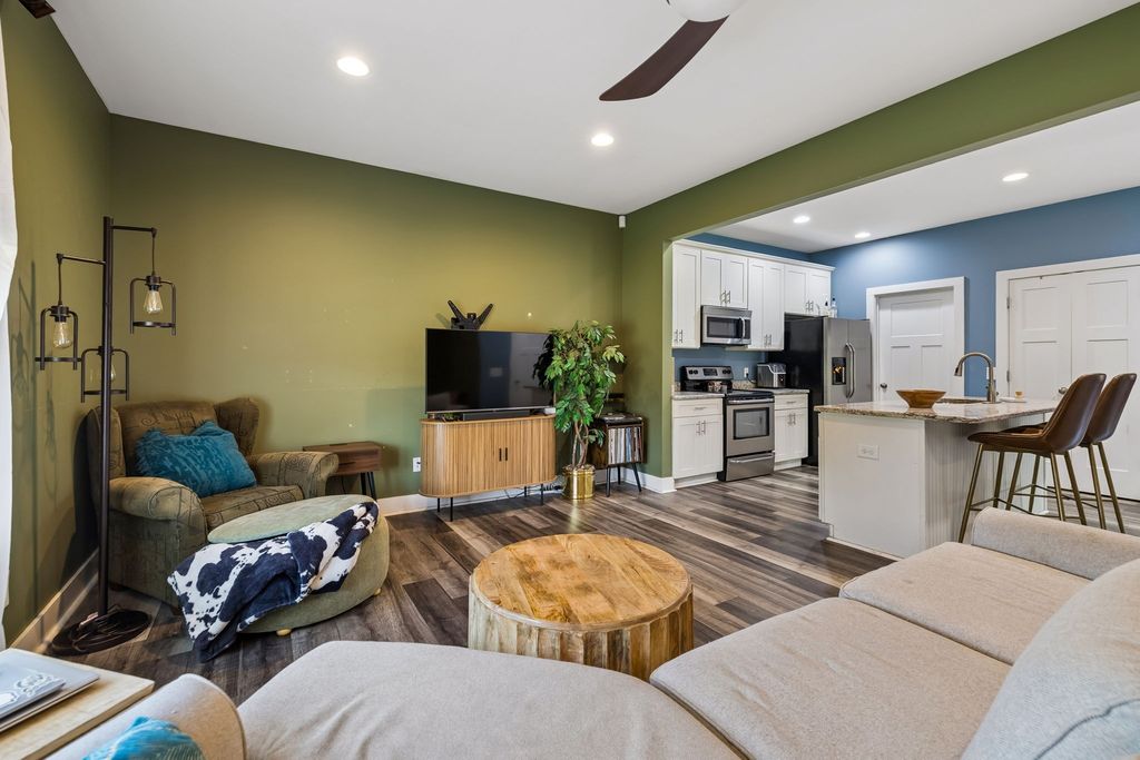421 Joy Ave, Nashville