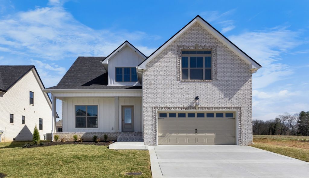 109 Aspen Pine Dr, Clarksville