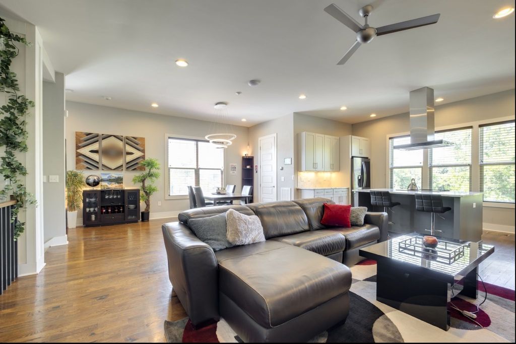 808 S 12th St, Nashville