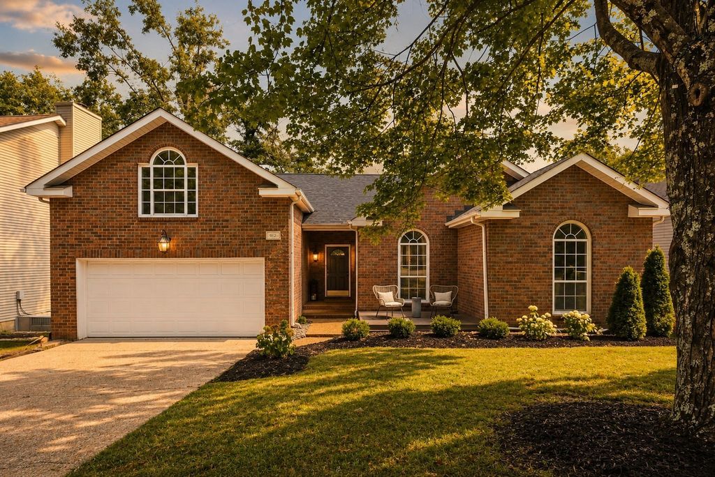 913 S Woodstone Ln, Nashville