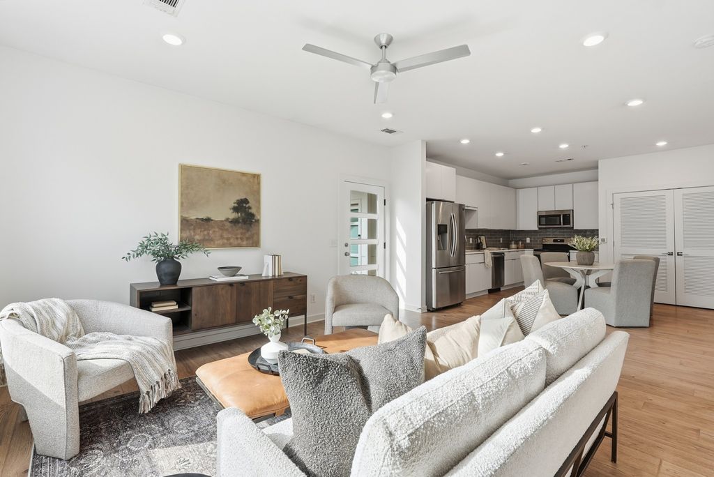 1402 Pillow St 207, Nashville