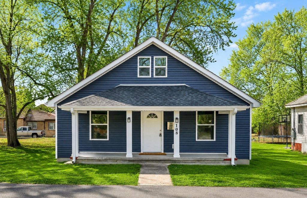 108 E Green St, Princeton