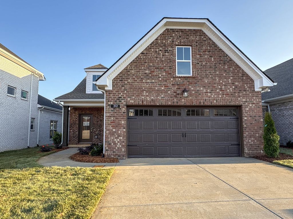 312 Booker Dr, Gallatin