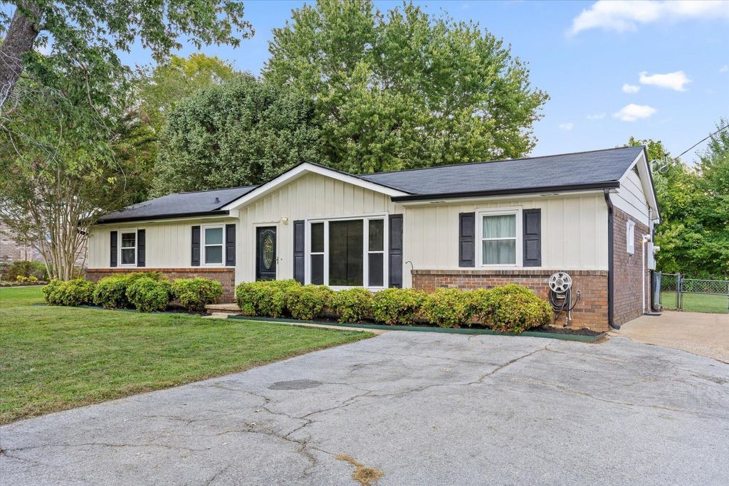 1389 Meadowood Drive, Hixson