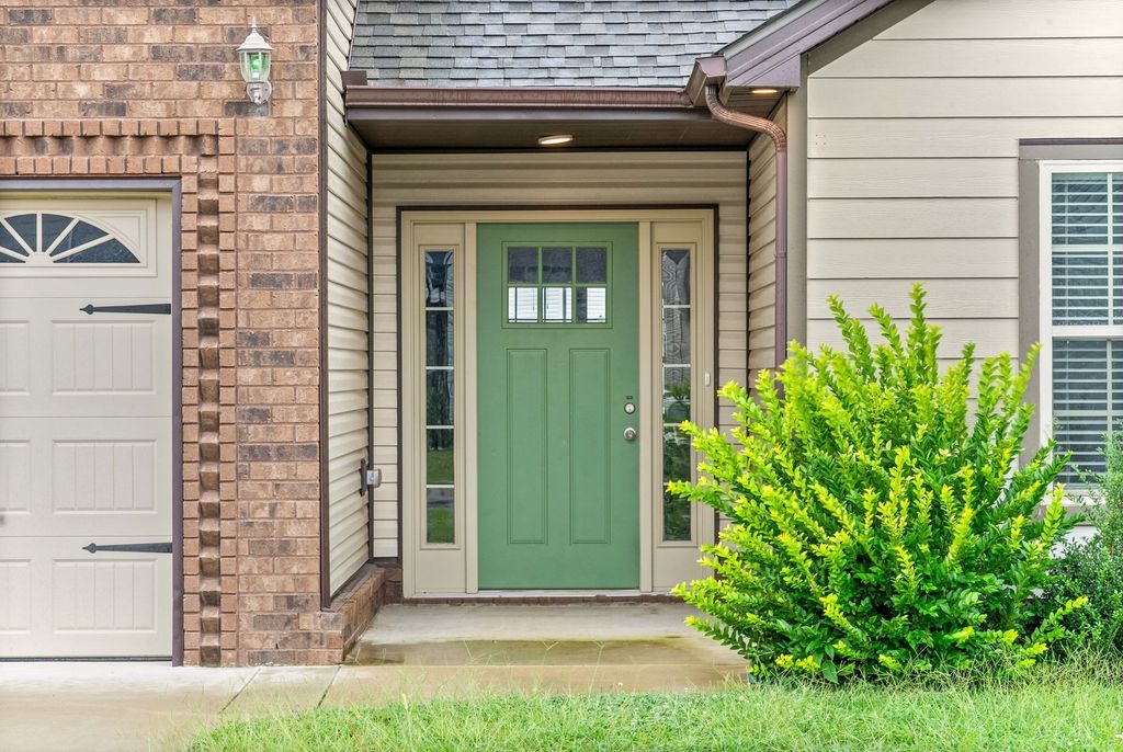 516 Castle Pinckney Ln, Clarksville