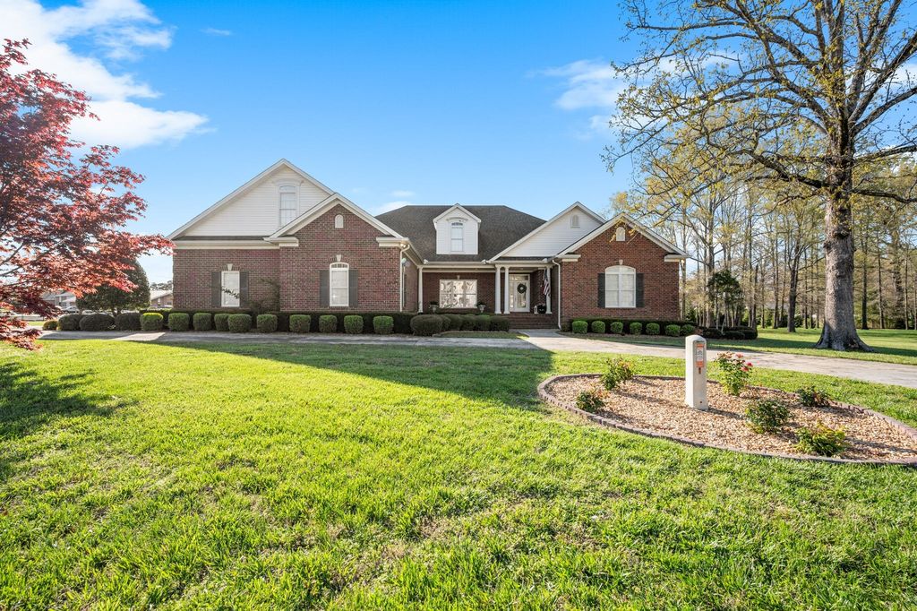 107 Heritage Cir, Manchester