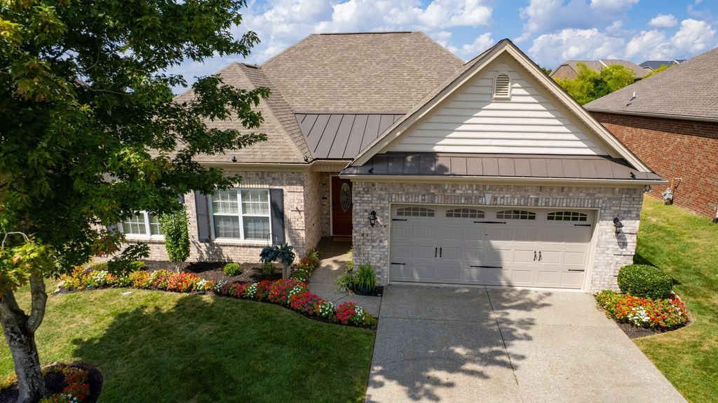 235 Meandering Drive, Lebanon