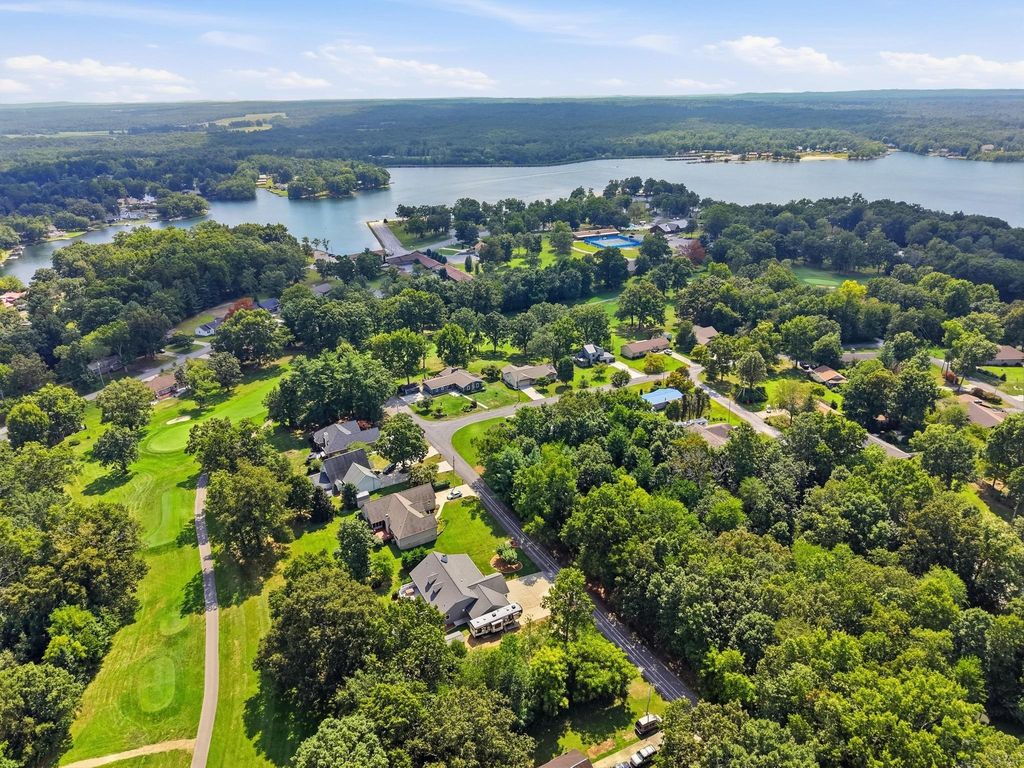 3114 Seminole Loop, Crossville