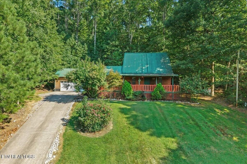 127 County Road 7, Calhoun