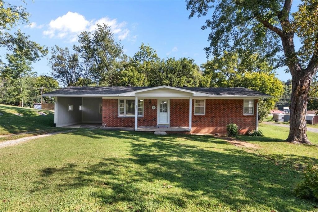 220 Roby Dr, Erin