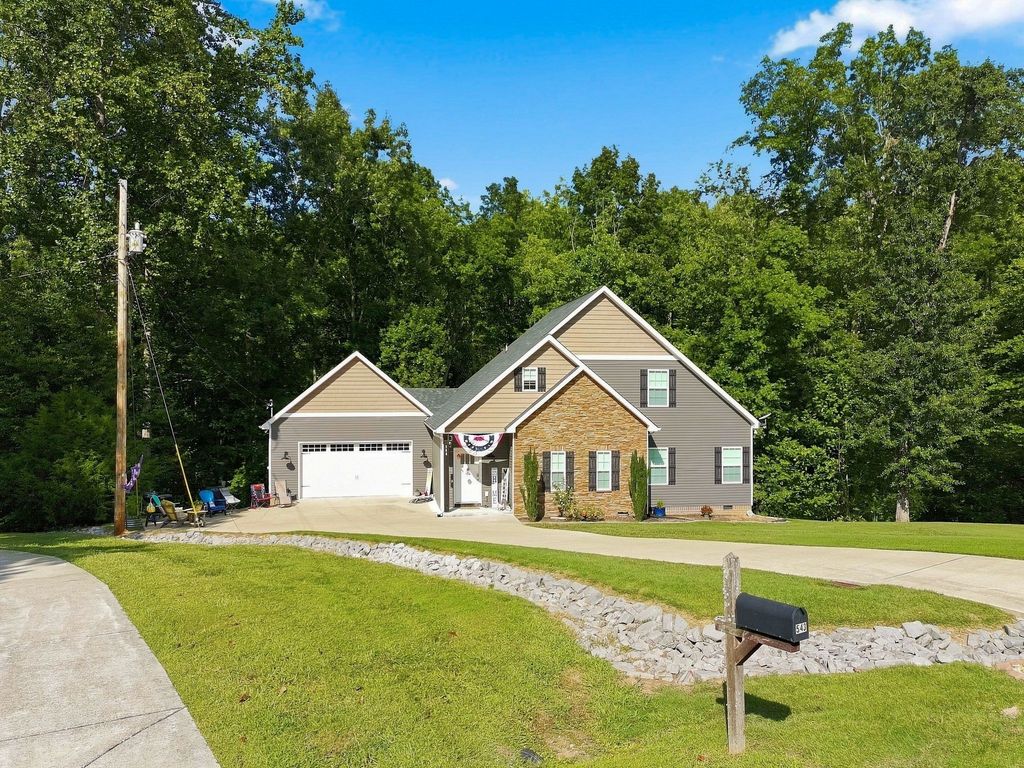 544 Aubrey Ln, Burns